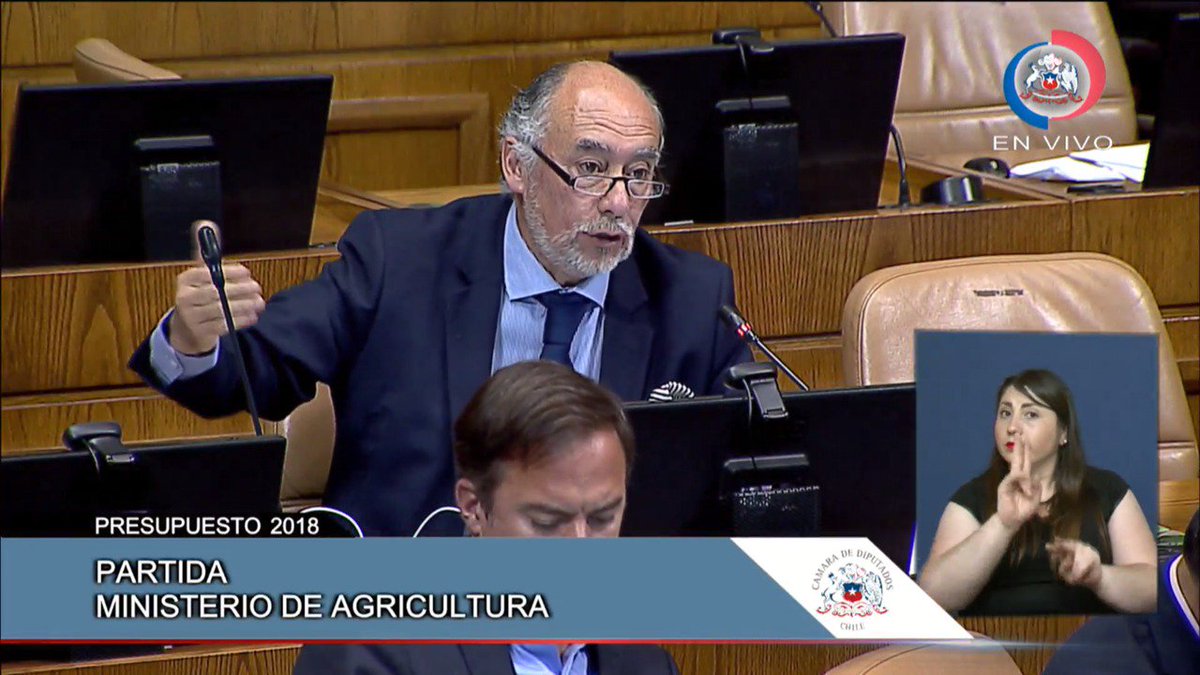 Equipo_Prensa's tweet photo. AHORA @ifloresdiputado Pdte de la Comisión Agricultura en Debate por presupuesto: "Por decencia, pido a todos los diputados de regiones agrícolas que rechacemos el presupuesto del @MinagriCL ,es una vergüenza" https://t.co/914R3vOrIt
