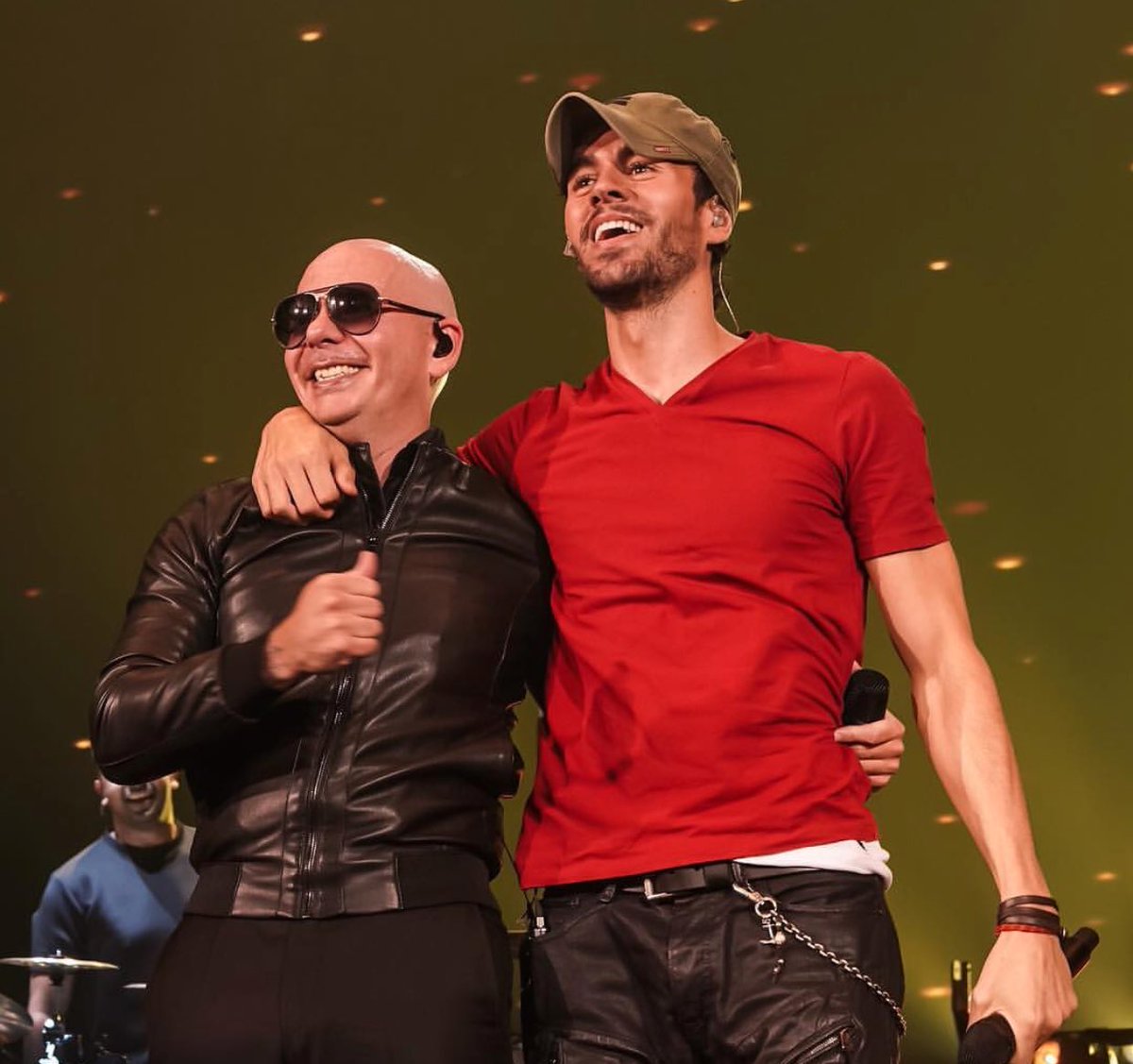 LaLaMilan's tweet photo. Since when did Amber Rose start chilling with Enrique? 👀 https://t.co/F3vhUn1D1H
