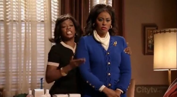 aIyssw's tweet image. olhem pra essa moça 
acham que ela não quer um homem? 
por que acham que ela usa toda essa maquiagem?
acreditem ou não 
essa safada tem 62 anos 
O QUEEE???? 
mas ela tá conservaaada 
se quiserem ter essa cara quando tiverem 62 
eu sugiro que comprem produtos ivone