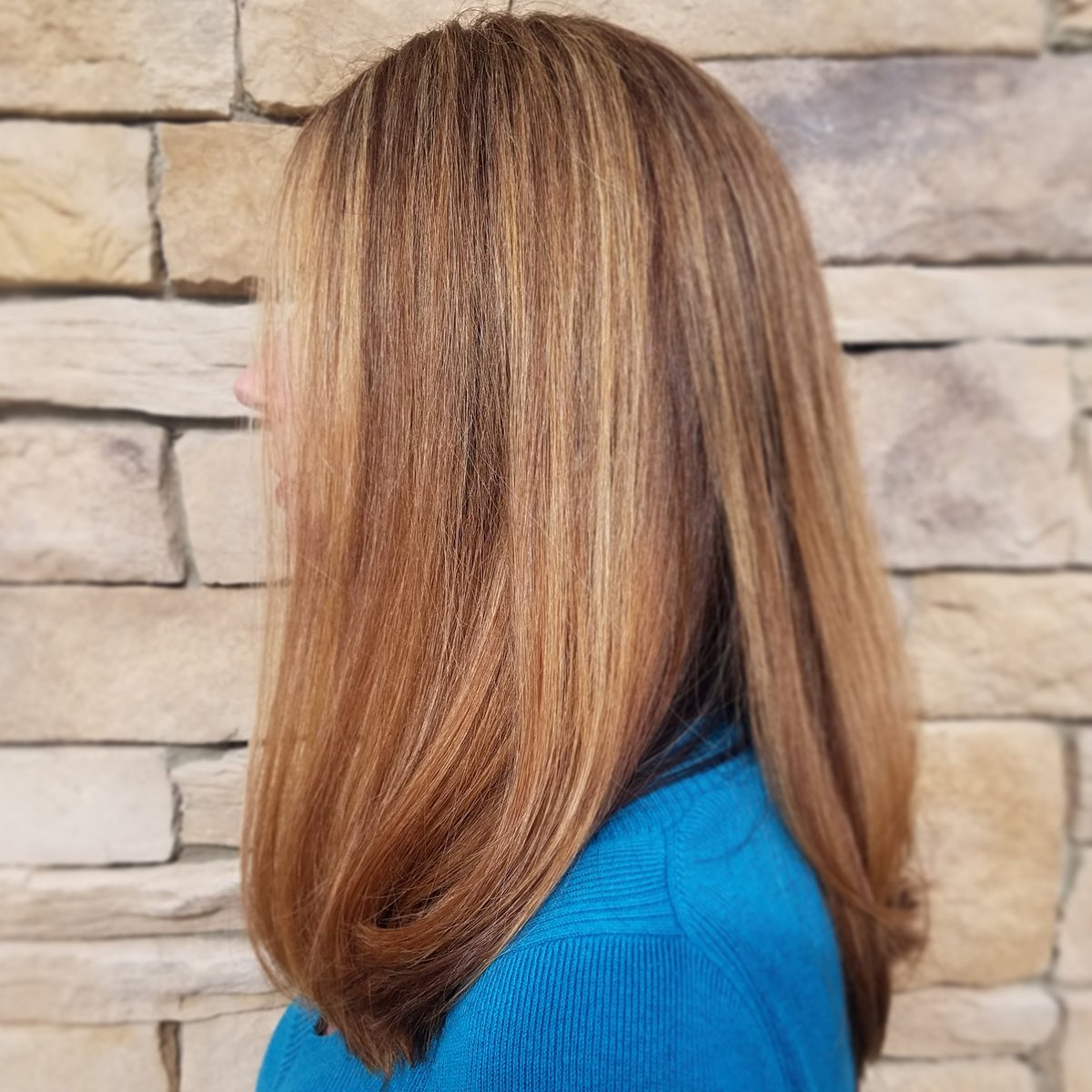 VonKekel's tweet photo. Color & cut by Master Stylist Ramon. @aveda @ianmichaelblack #vkaveda #vonkekel #aveda #avedaartist #avedasalon #salon #haircolor #highlights #avedahighlights #avedacolor #loveyourcolor #healthyhair #smoothinfusion https://t.co/aPUHxwti7K