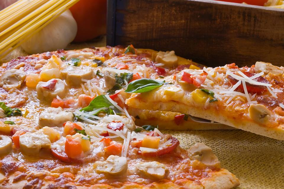 ¿Te gusta la #pizza? ¡En #Italia probarás la mejor del mundo!👪🍕 ow.ly/7cLO30gkUww