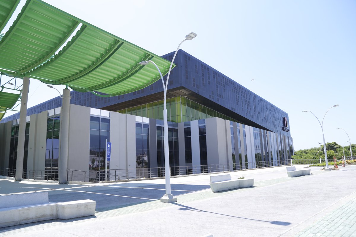 CorferiasCaribe's tweet photo. En @PuertadeOroBaq se construye progreso.

Con una infraestructura revolucionaria, espacio multipropósito compuesto por 7.830 m2 y con 14 m de altura, área neta de 4.100 m2, hoy estamos realizando en nuestra región, ferias y eventos de talla internacional. https://t.co/7BmeGUABQW