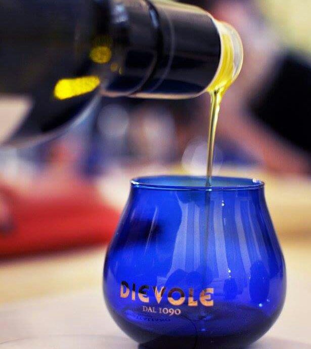 ChefAndre87's tweet photo. #olivoillover ...alla conoscenza di @Dievole !! Posto meraviglioso e grandi oli!! https://t.co/wUkmhBGIQh