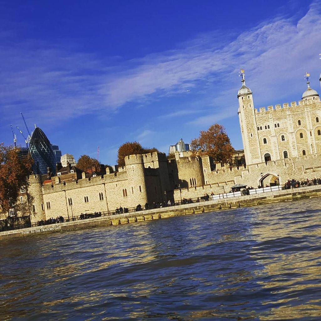 ChrisTreen's tweet image. Great view from the river while whizzing around on a speedboat. #london #winter #chuffingcold ift.tt/2zuW58X