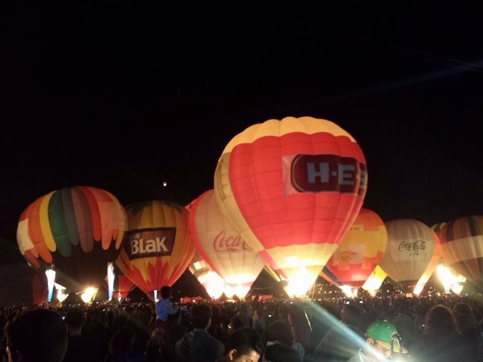 alternativas89's tweet photo. Bonito.. todo me parece bonito!! 
❤️🦄🌌🏕🎡🗺🎉#FIG2017 #leongto https://t.co/ACC56tu6i4