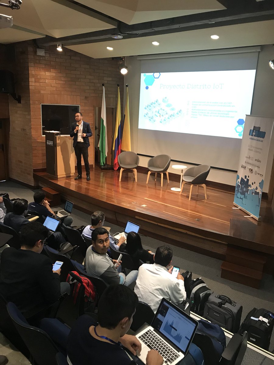 Interesante la presentación sobre las experiencias en la implementación de IPv6 en Colombia #onthemove <a href="/lacnic/">lacnic</a>