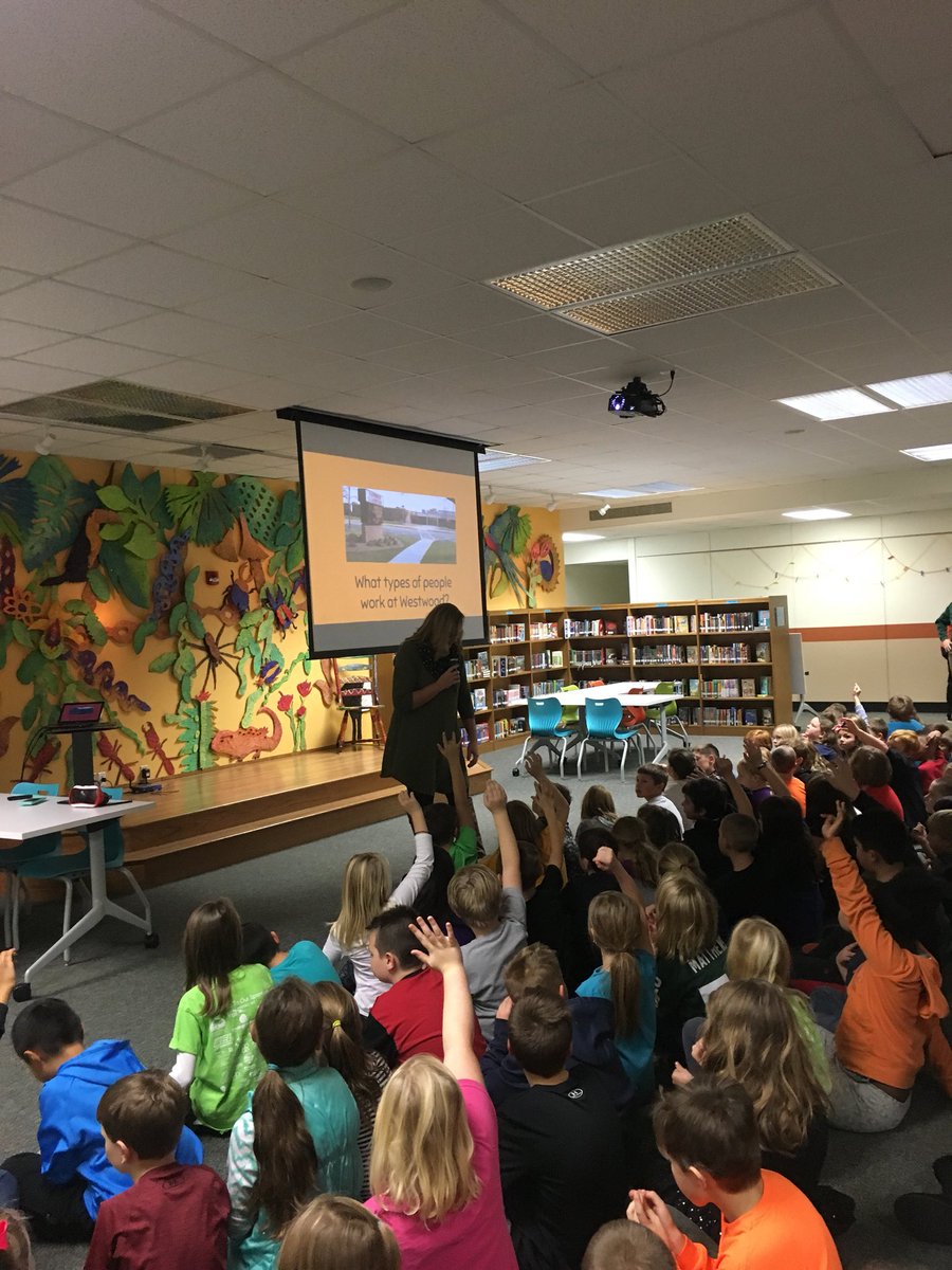 MrsKnetter210's tweet photo. Huge thank you to @tweets2jen for setting up this amazing visit from Congressman Gallagher! And thank you for coming @chairmang, we learned so much! #RockOnWestwood #wdppride https://t.co/fUrbFcmGzU