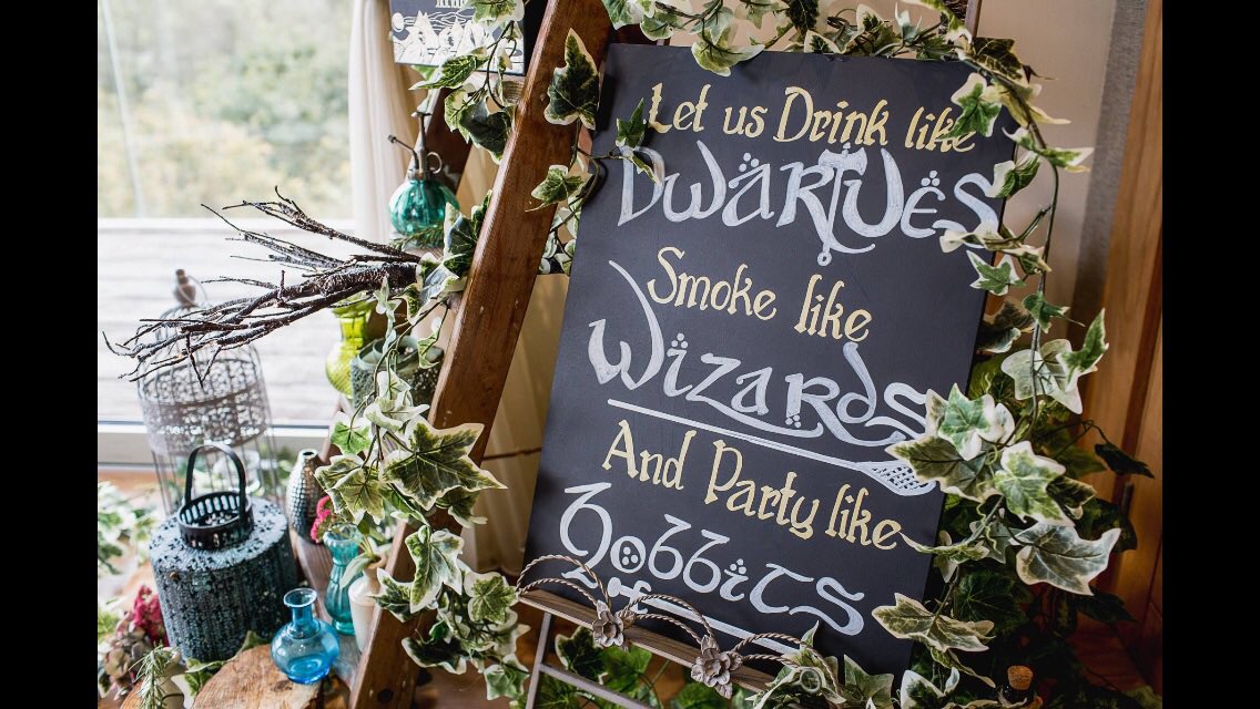 katiedent78's tweet photo. A happy couple wanted a lord of the rings vibe to their wedding https://t.co/KawIDKTvRd