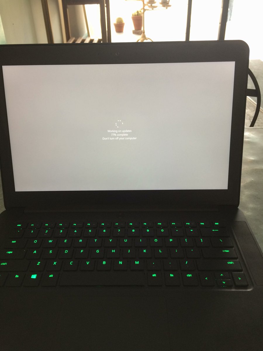 rianflo's tweet photo. Thanks @Microsoft, now i am stuck in a restaurant. can’t unplug as battery is too low. #forcedupdate. https://t.co/N67NALRgbW