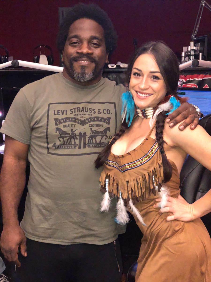 25btls's tweet photo. Thank you #BubbaArmy #HomelessThanksgiving #MissPocaHotass @BTLSRadio @ItsCleoLive @TheRobbShow @CavemanBTLS @TraceH2O @sowFLo @BaldBullBTLS https://t.co/qJmARSjfLO