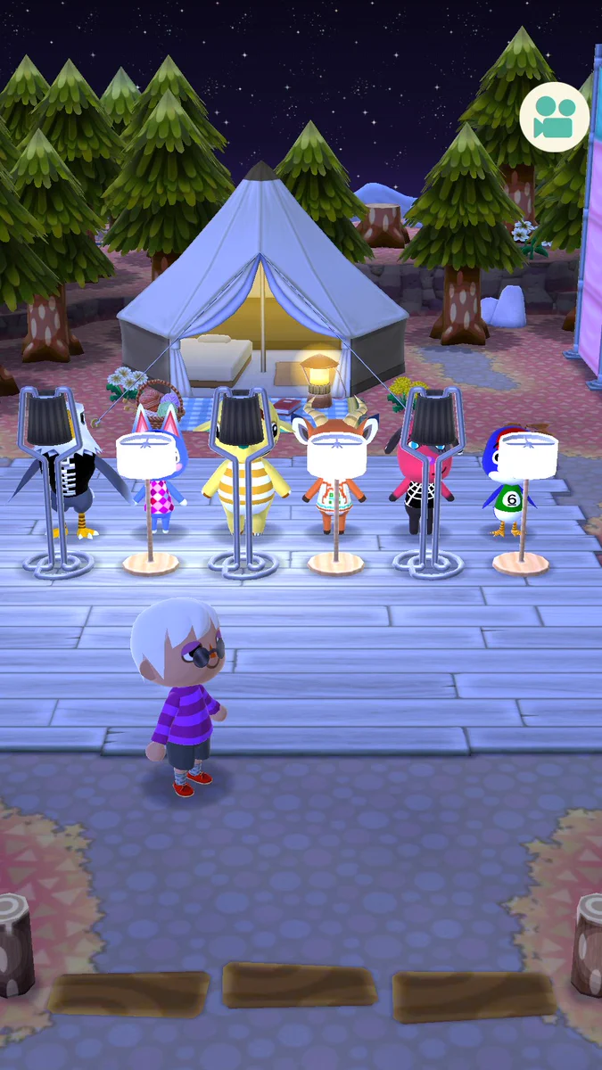 どうぶつの森での出来事。キャンプでこんな行動していたらこわいですね。