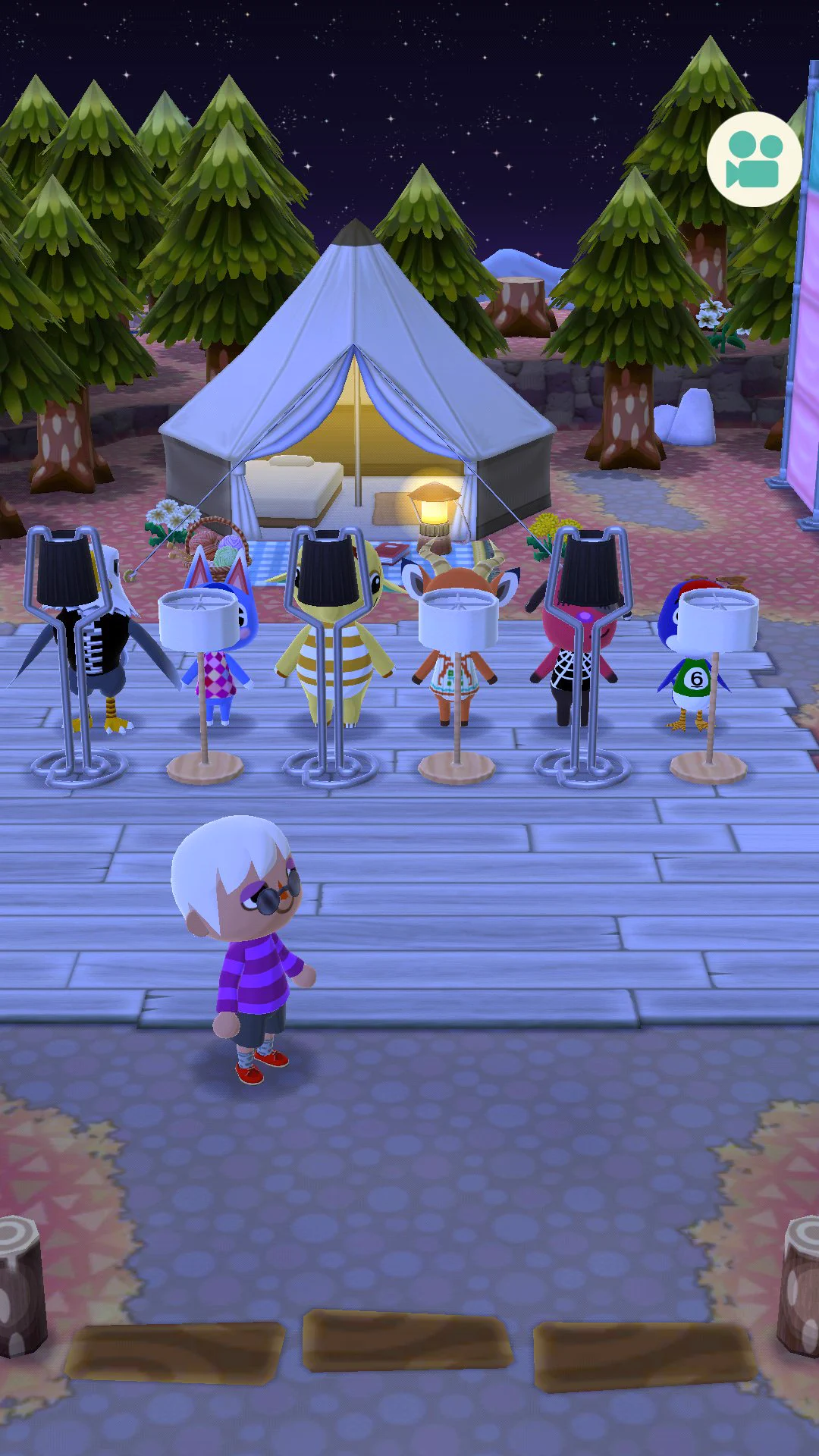 どうぶつの森での出来事。キャンプでこんな行動していたらこわいですね。