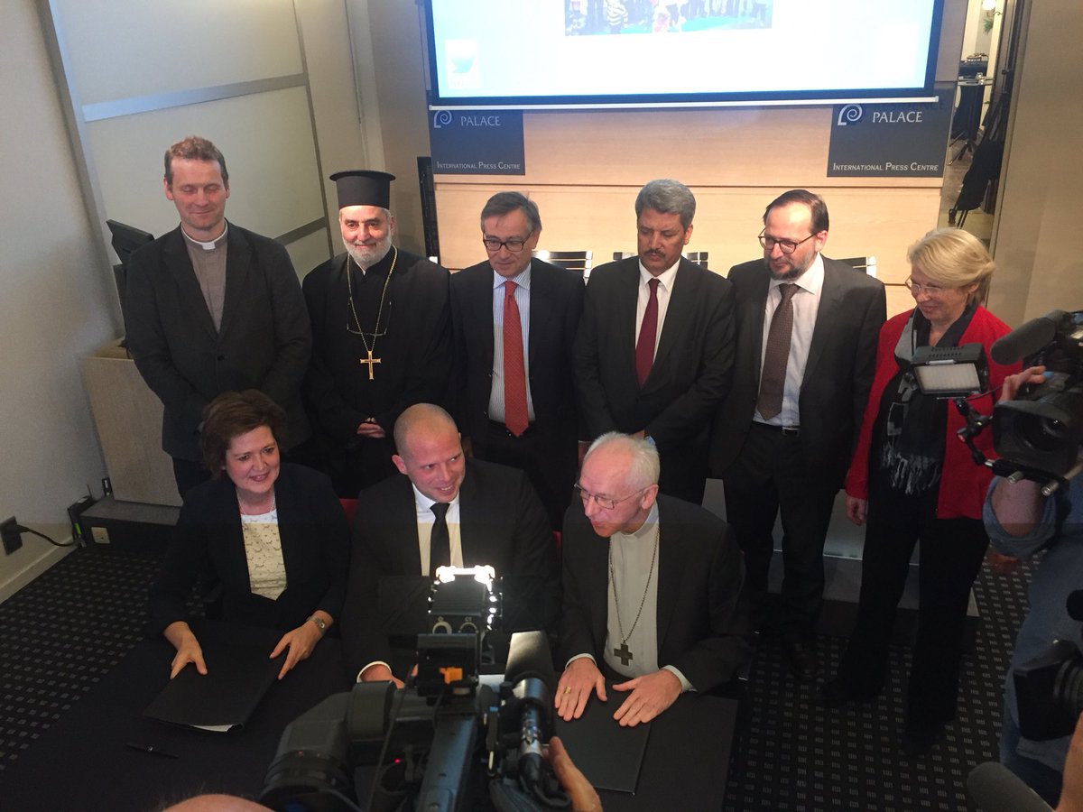 Signature historique en B. Pour accueil de réfugiés syriens par toutes les religions et avec secrétaire d’état Francken