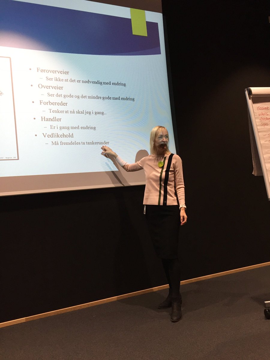 IdaFBreivik's tweet photo. Mye bra damer i @IBMNorge 🌟 Nye lokaler, nye damer, nye vaner og vin på agendaen - oppskriften på en bra ettermiddag #ladiesinblue https://t.co/shTAezdmoB