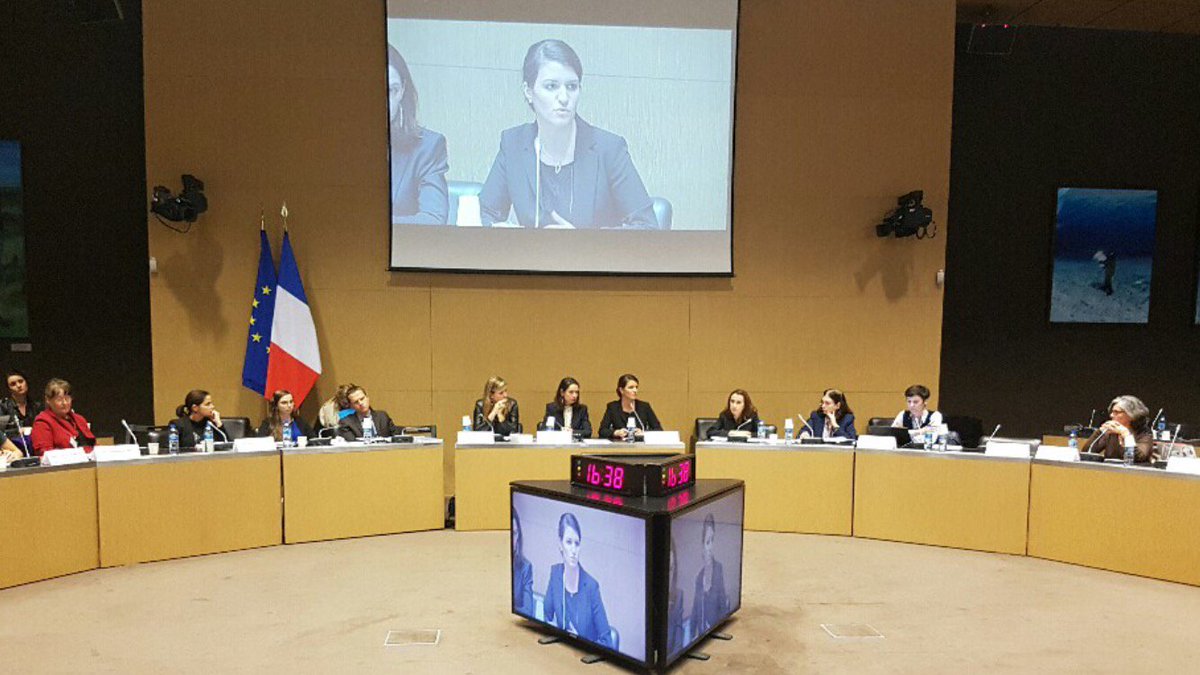 MarleneSchiappa's tweet photo. "Nous devons construire une société dans laquelle les femmes n'aient plus peur de sortir seules le soir, plus à trembler pour leur intégrité dans les transports. La liberté est une valeur républicaine: les femmes ont le droit de circuler librement." #DirectAN #cultureduviol https://t.co/jWTmNZlIR4