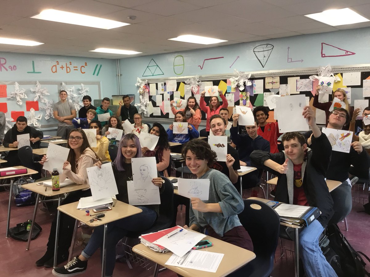 MrCardi11o's tweet photo. Graph Theory or Thanksgiving?? The world will never know #discretemathematics #thankfulformath #FPMKNIGHTS #seniors2018 https://t.co/dbCc9n64gC