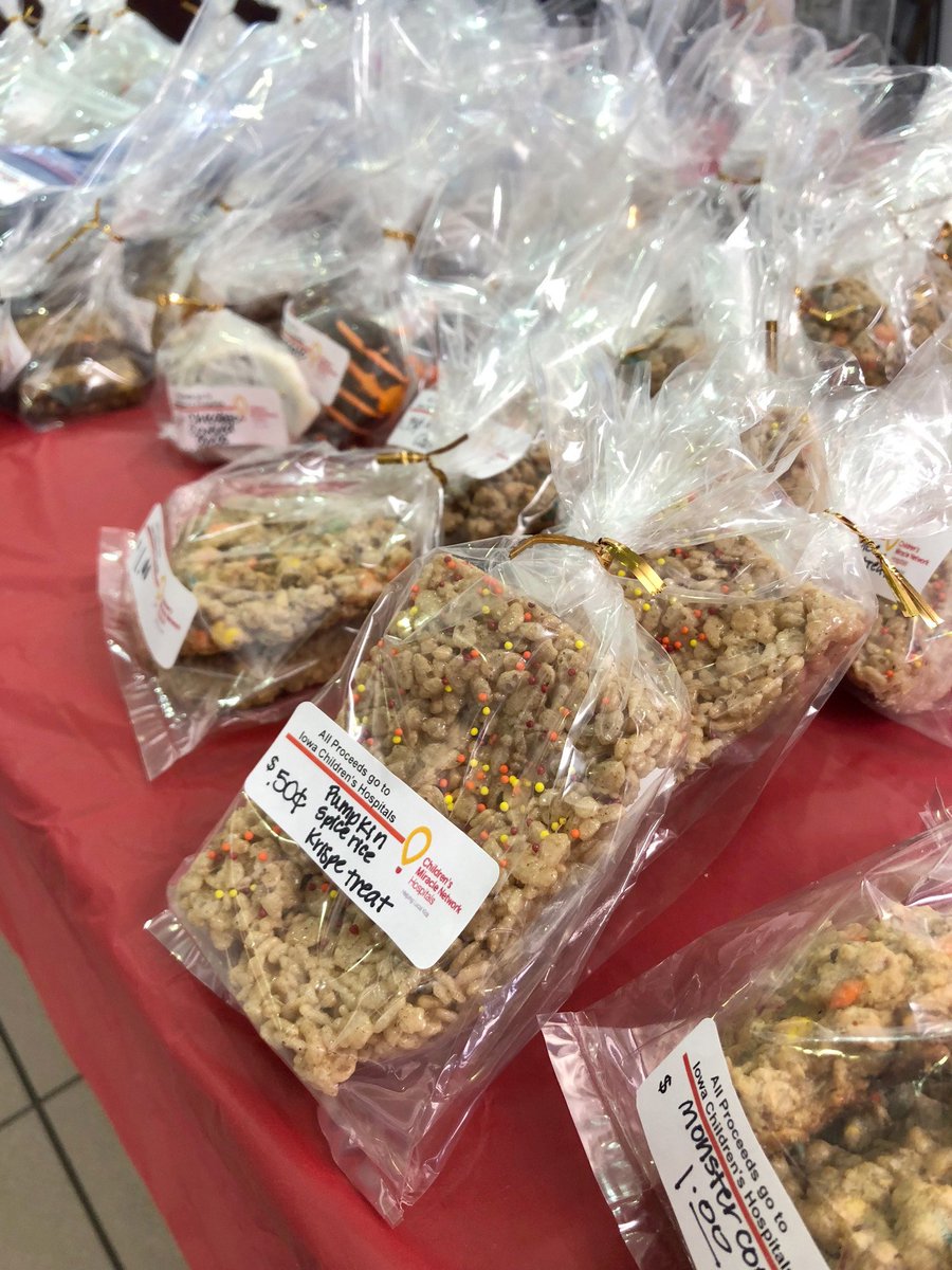 GreaterIowaCU's tweet photo. GIVING IDEA: Get some baked goodies!
Stop in to our Lincoln Way branch in Ames today to get some homemade treats and 100% of your purchase will go to Children's Miracle Network Hospitals!
#BakeSale #PumpkinSpiceTreats #Yummy #GivingWeek2017 https://t.co/n4RuMfeSmz