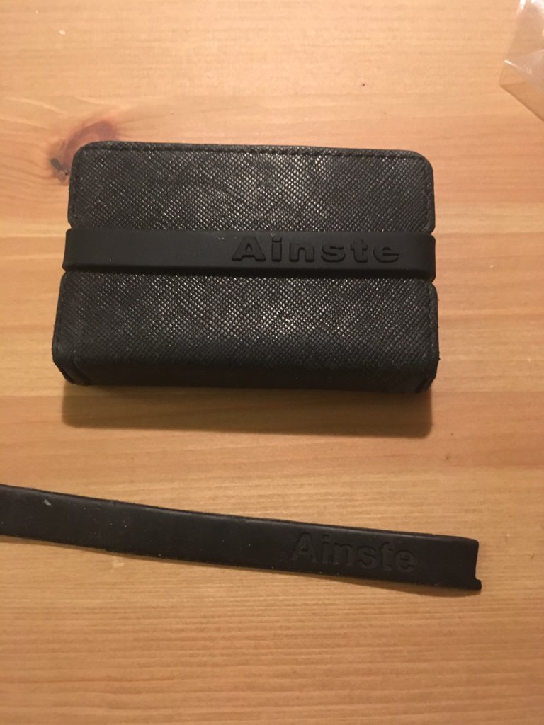 truongvinht's tweet photo. Thank you @ainste2013 for the additional #strap! Finally my #ainste #wallet is #fixed https://t.co/V2hOEtq1BF