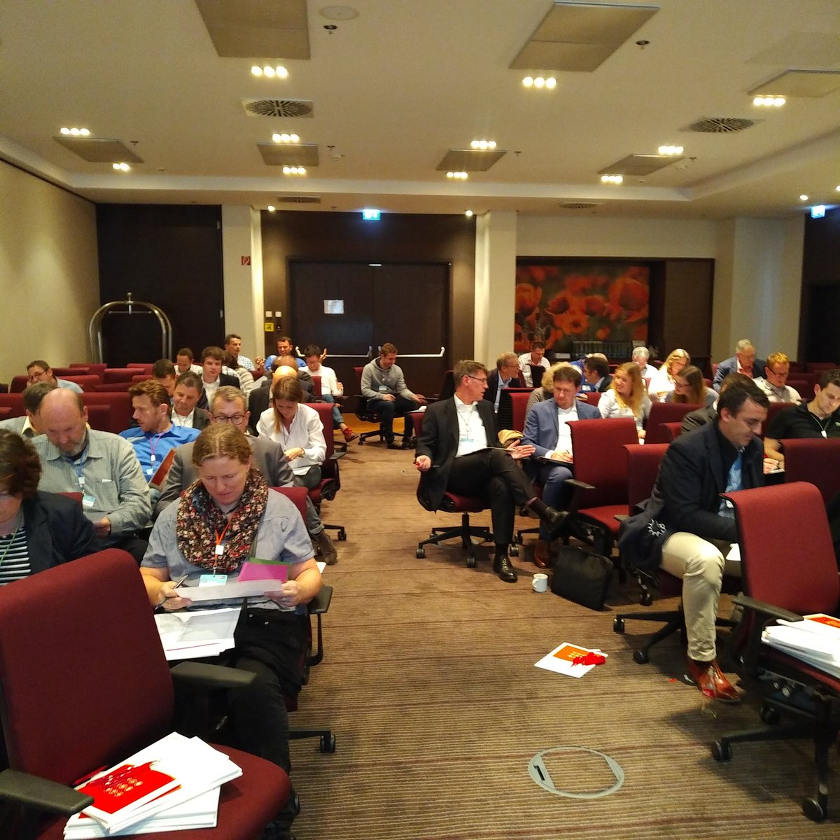 Live von der #JBFOne #JBFOne17 #JBFOne2017 - Prototyping beim #Designthinking mit <a href="/HenrietteHein/">Henriette Hein</a>