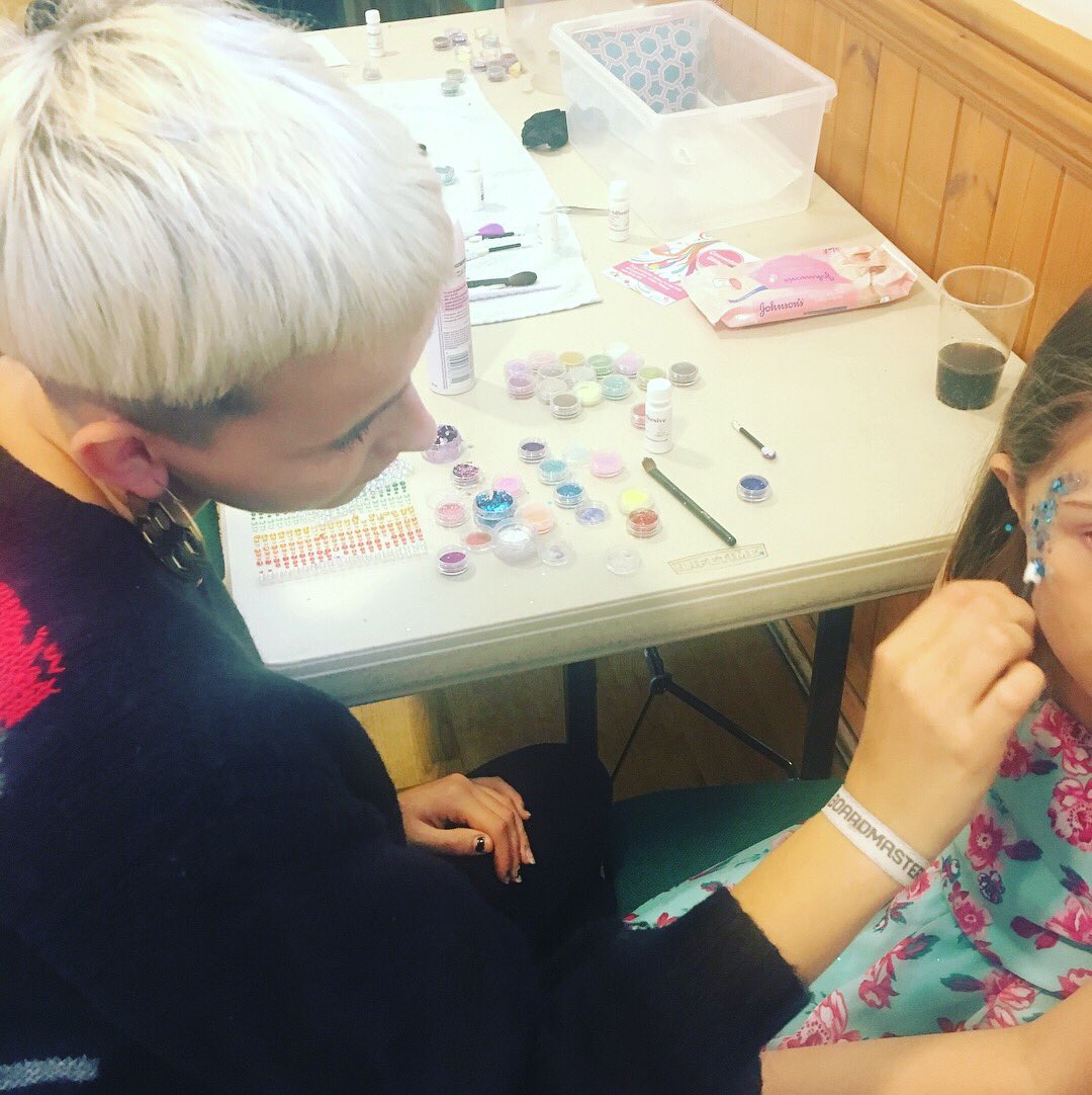 NikkitaPDesigns's tweet photo. We’ve just had a booking for our second glitter party! This time we’re going all out with our own bespoke glitter booth! Watch this space to see more! #glitter #party #kidsparty #hireme #christmas #wedding #glitterbooth https://t.co/wCb3v1RrFE