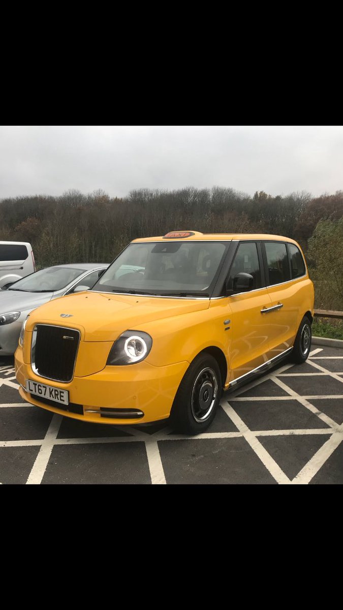 NottsTaxiNg1's tweet photo. Thank you @LondonEVCompany for a guided tour of your new factory and a test drive of the new TX e City Cab, looks promising and a great drive @NCCLicensing @cpo_taxi @UniteCabSection @RichardAntcliff #GreenNottingham #ULEV #LEVC #21stCentury #HackneyCabs #6Seater https://t.co/5gDP5Ny0GI