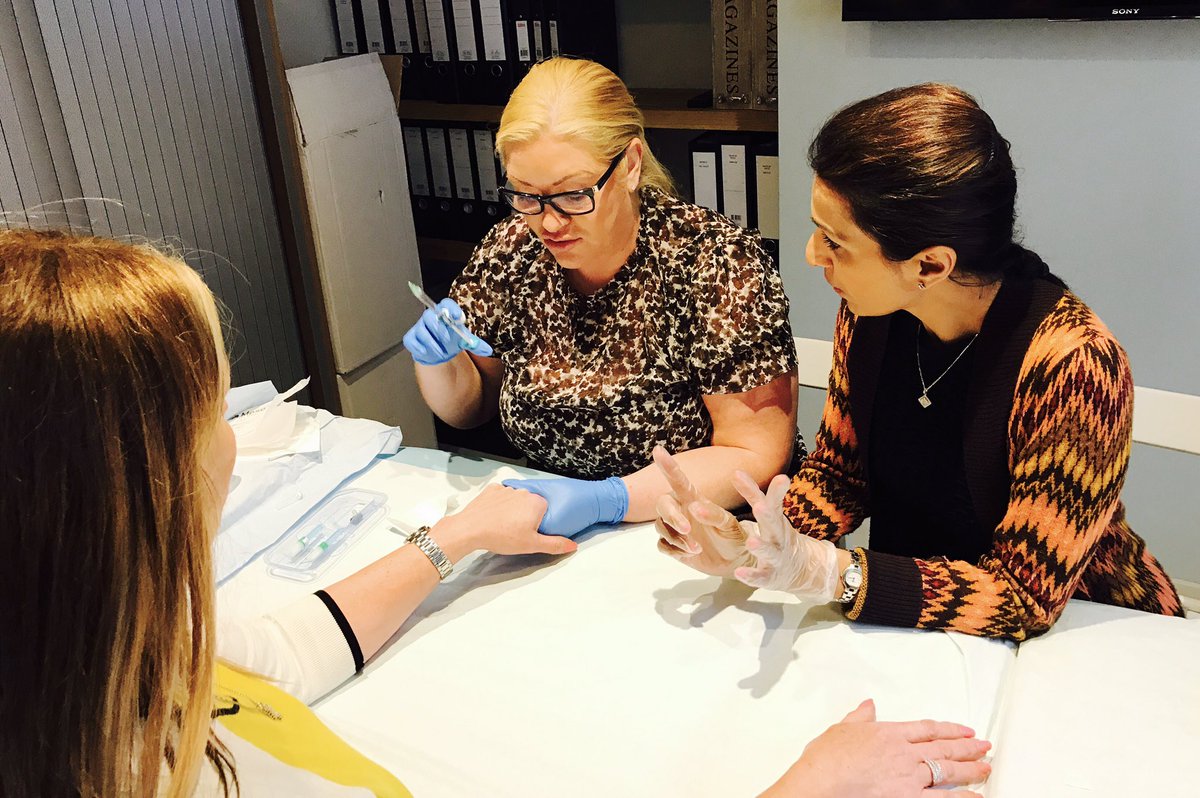 MissBalaratnam's tweet photo. A great way to end my year of teaching on behalf of the @Allergan #MedicalInstitute with the latest #JuvedermVolite, treating the hands, chest & face to improve skin quality. Thank you to my colleagues in the South West for an excellent year & see you in 2018 🙏🏼 https://t.co/Iy6kBl7EgO