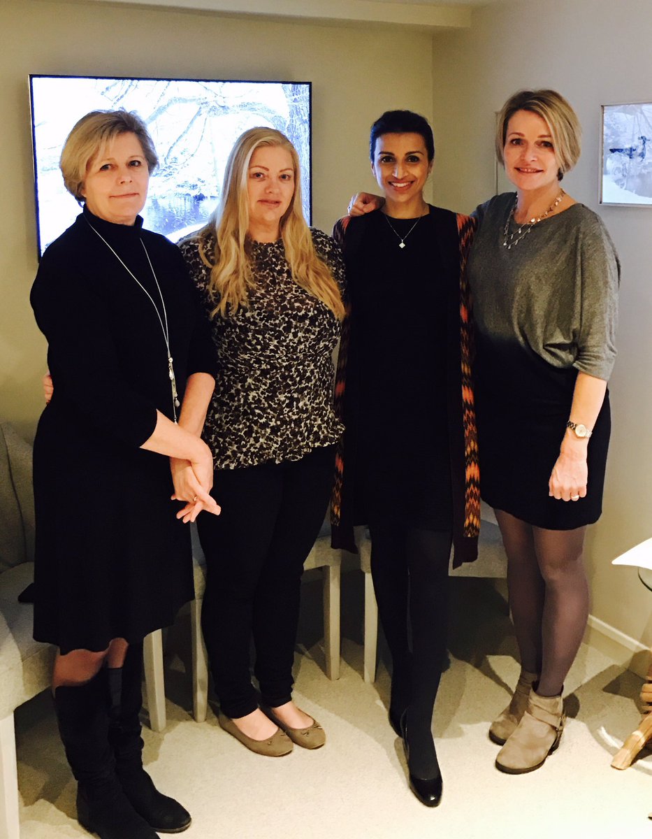 MissBalaratnam's tweet photo. A great way to end my year of teaching on behalf of the @Allergan #MedicalInstitute with the latest #JuvedermVolite, treating the hands, chest & face to improve skin quality. Thank you to my colleagues in the South West for an excellent year & see you in 2018 🙏🏼 https://t.co/Iy6kBl7EgO