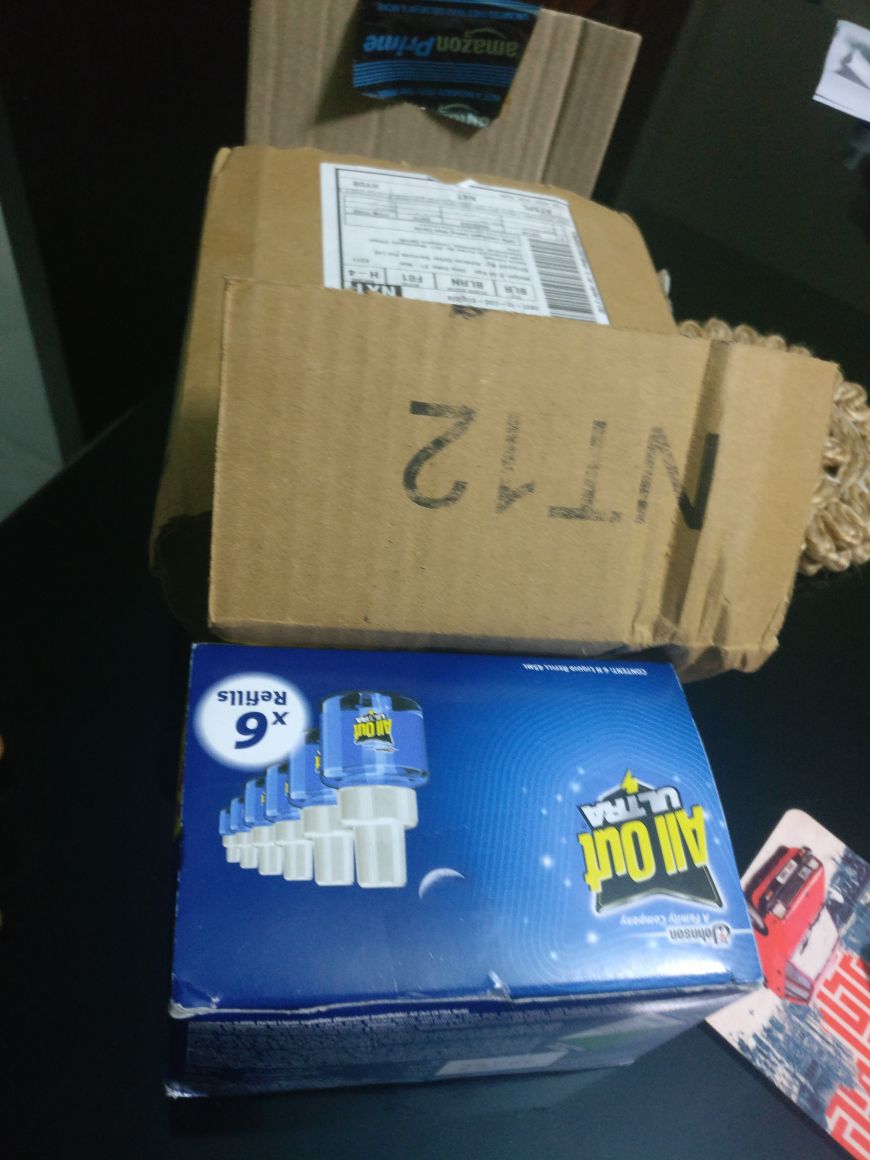 sansor's tweet photo. Amazon you got to know how to deal with your old customers. This is really ridiculous to receive "All Out Rs 336" in place of "One Plus 5T 128 GB Rs 37999" . @amazonIN #fraud . On top of it, you are asking link my to add my aadhar to initiate inspection. https://t.co/jvOAJaGVlE