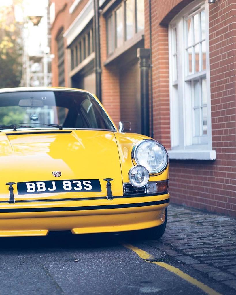 sammooresphoto's tweet image. It’s just cool isn’t it. Gonna look for some yellow spotlight covers. #911sm #london #signalyellow #porsche (My #nc500 vid up on YouTube)