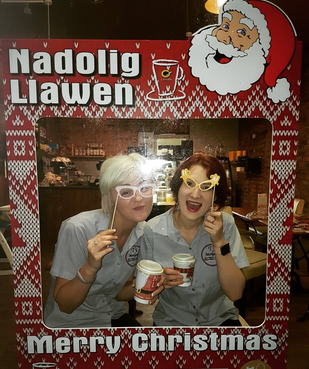 MelRich1983's tweet photo. Christmas is coming to @tymorgans @castellhowell #CaffeEto #Christmas https://t.co/2xWSYLt81t