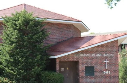 lorascollege's tweet photo. As the only functioning planetarium within a 100-mile radius, the Heitkamp Planetarium is an asset to @lorascollege and surrounding communities. With your help, Honor students hope to improve its functionality. https://t.co/CYwAnpVn3V #Planetariumproject https://t.co/82D48Zx7Gx