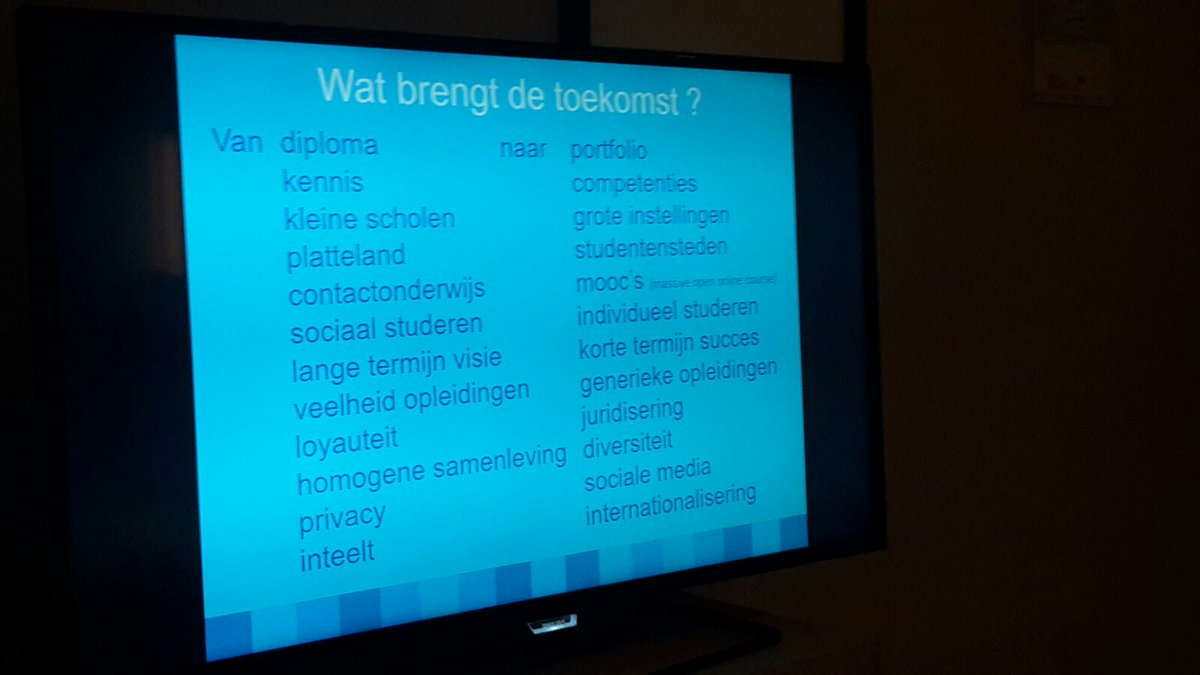 edmeerss's tweet photo. #congres17 wat brengt de toekomst ? In enkele kernwoorden. https://t.co/iCNYkSVtYf