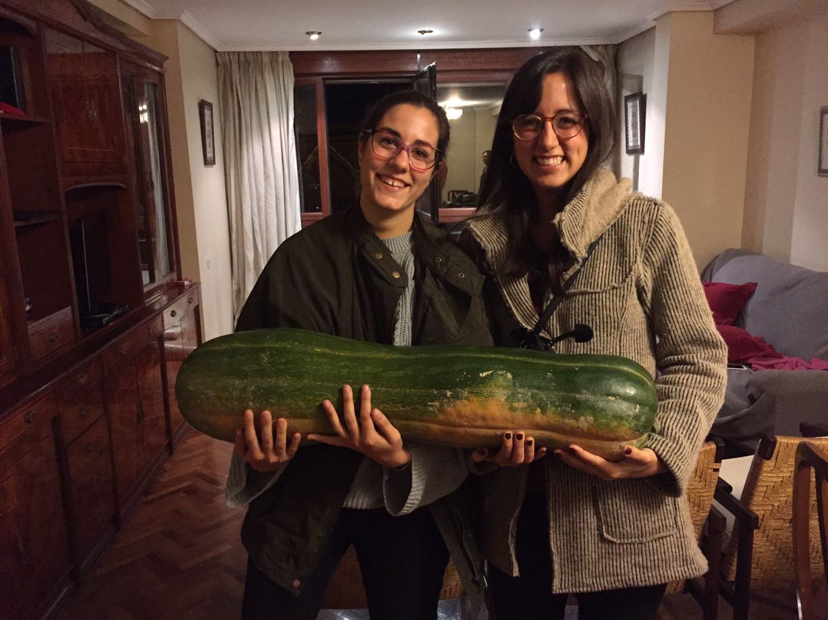 Esto es lo que queda de la calabaza de 18kg que sorteamos en la cena de voluntari@s, ná de ná! #MadeInIzagaondoa