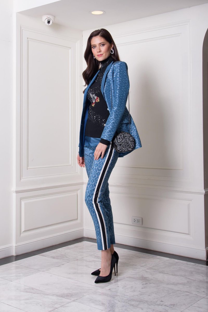 มารีญาสมควรเดินคานส์อ่ะ ใครก็ได้ทาบทีค่ะ อย่างนางต้องระดับโลกเท่านั้นนะคะ 💋💋

#MissUniverse 
#Thailand