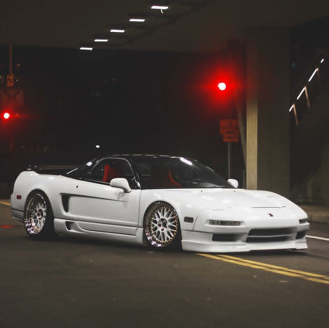 seekracing's tweet photo. Clean NSX. https://t.co/yemtwevRGR