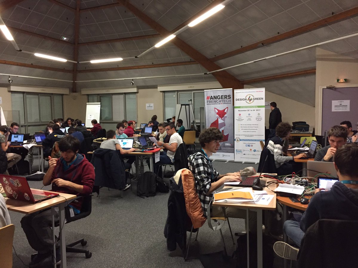 HannahW44's tweet photo. C'est parti pour 48h de code green #Design4Green #EcoDesign #GreenIt #angersfrenchtech Good luck Teams Esaip @groupeesaip  @Design4Green https://t.co/5dv5wFEgkx