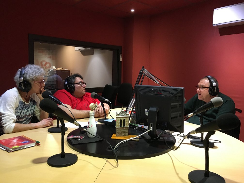 radiomollet963's tweet photo. Escolta el podcast del programa Barreres fora! coordinat per la associació ADIMO @Adimo_org  #RàdioMollet https://t.co/HspLYMn4Sc #Mollet https://t.co/MmczH522Fs