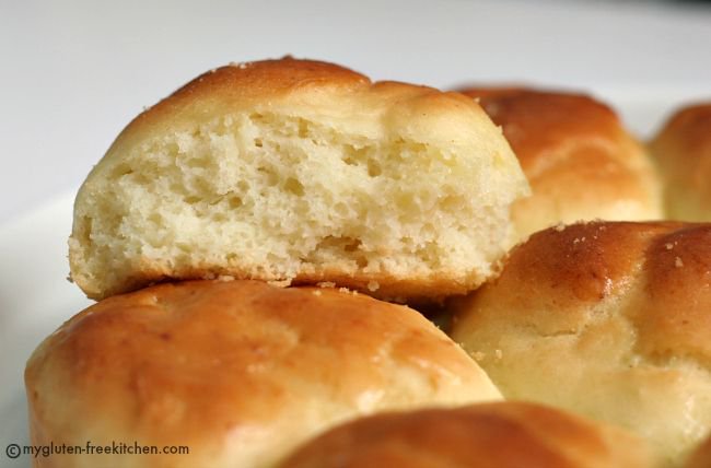 MyGFreeKitchen's tweet photo. Think you'll be missing rolls this holiday? Try these! They taste like Grandma’s homemade dinner rolls only #glutenfree https://t.co/Sna5ySLpID https://t.co/wr4v90bUbi