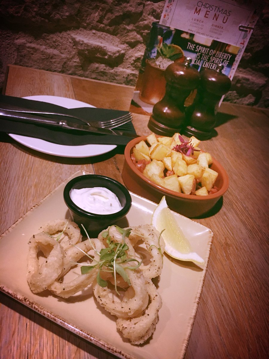 Dinner time is a calling, don’t wait to get home, pop into Harry’s, we’ll keep you warm &amp; fed. #Harryshelps #crispycalamari #garlicaioli #potatocubes #chorizo #cidersauce