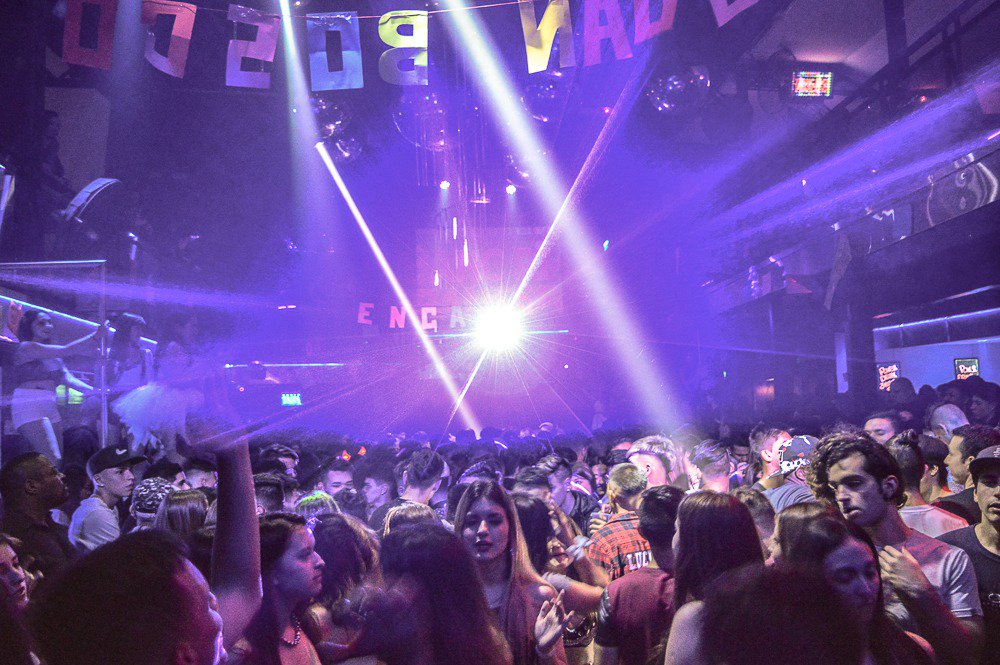 SJB_XVII's tweet photo. Igual no la rompimos el 2N che💣🎊🎉 que fiesta sossss sexto ❤ https://t.co/aOS5Sxe3Yw