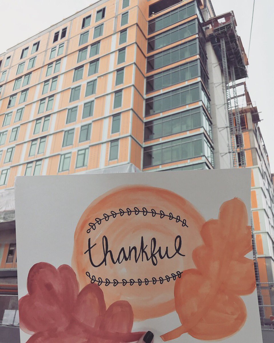 MUResLife's tweet photo. #thankful for old memories, and new ones to come. #marquettereslife @MarquetteU https://t.co/EwpoCh9X5h