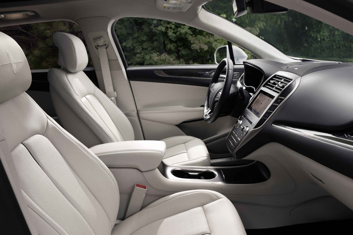 Perspective, refreshed. The 2019 #LincolnMKC. 
(Black Label pre-production vehicle shown. Available Summer 2018.)