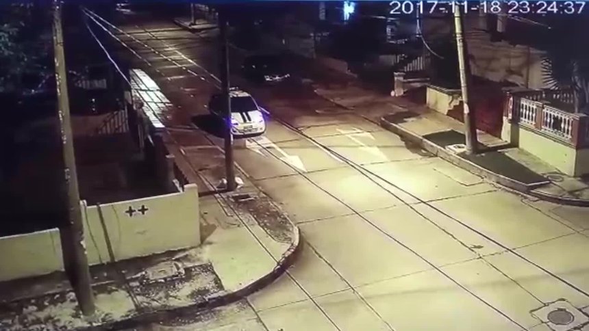 elheraldoco's tweet photo. En cámara de seguridad queda registrado el homicidio de Angello Alzamora https://t.co/BP0wTsze5q https://t.co/KsABlKlf00