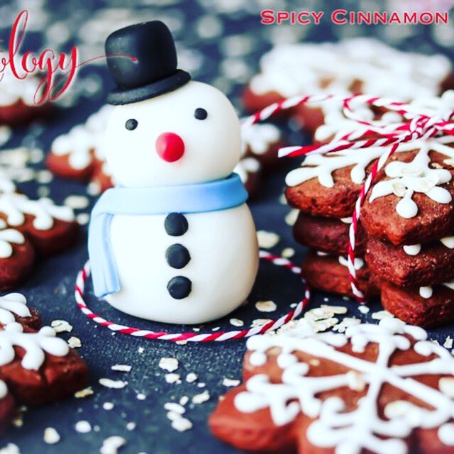 HoeStMarket's tweet photo. Our Christmas baker is the wonderful @MissTortology whose beautiful, artisan cakes are divine to look at &amp; delicious to taste. She's bringing chestnut tiramisu, mini decorated Xmas cakes, mini chestnut pies, spicy cinnamon cookies &amp; more, with some packaged up as gifts. https://t.co/athobFZt0p