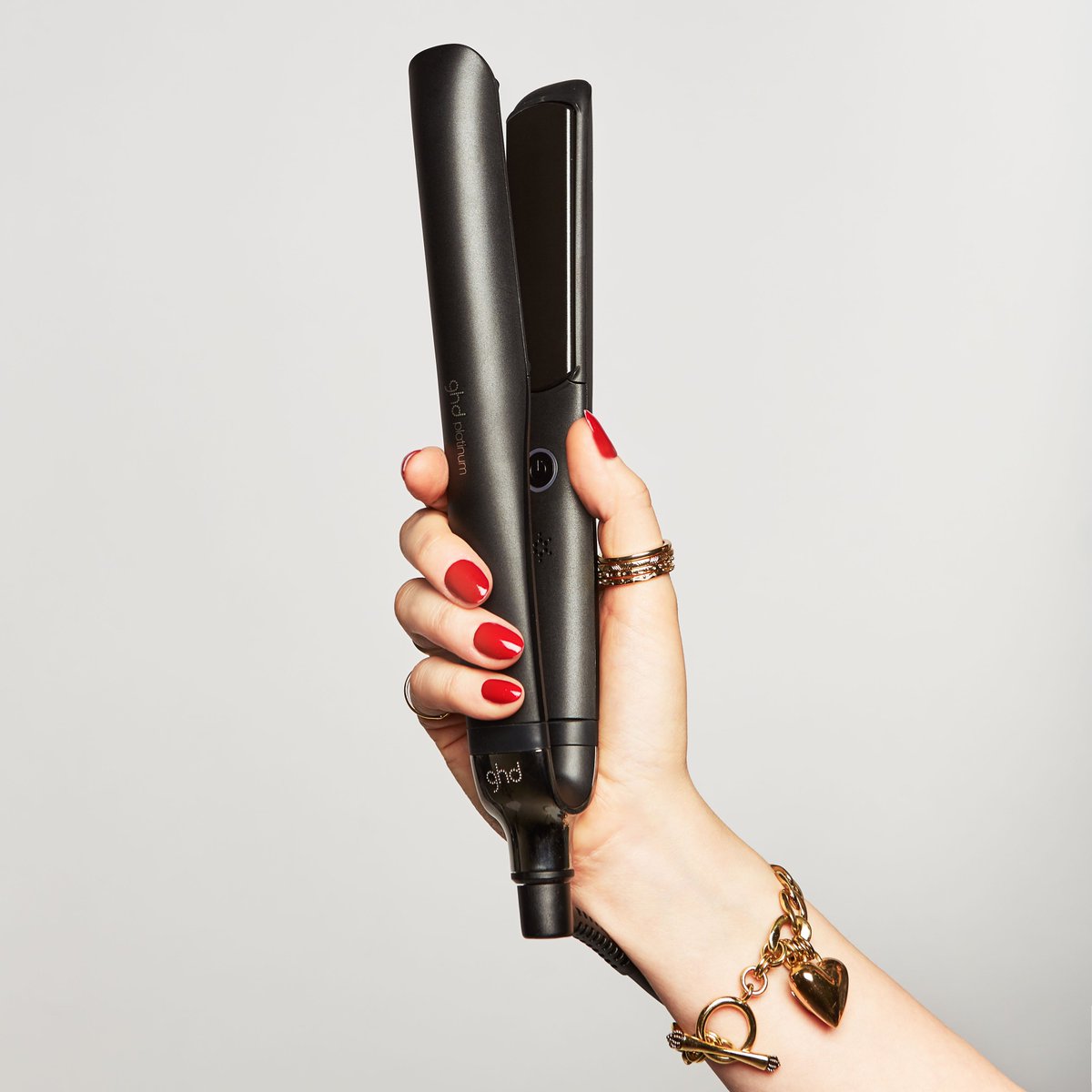 ghd's tweet photo. Get your hands on one of our platinum stylers, with £20 off as part of our week-long Black Friday extravaganza! https://t.co/s6rI2ys5qx https://t.co/mvCOAcKbMI