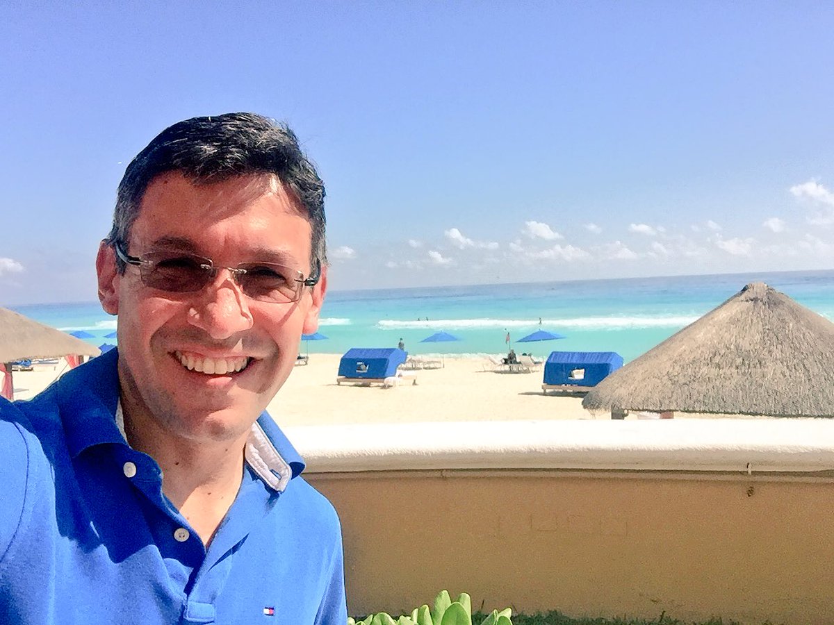 Solano's tweet photo. Adiós @RitzCarlton, gracias por todas las atenciones; un gran escenario para un muy buen #IBMCloudCo https://t.co/QkiugSZgIF