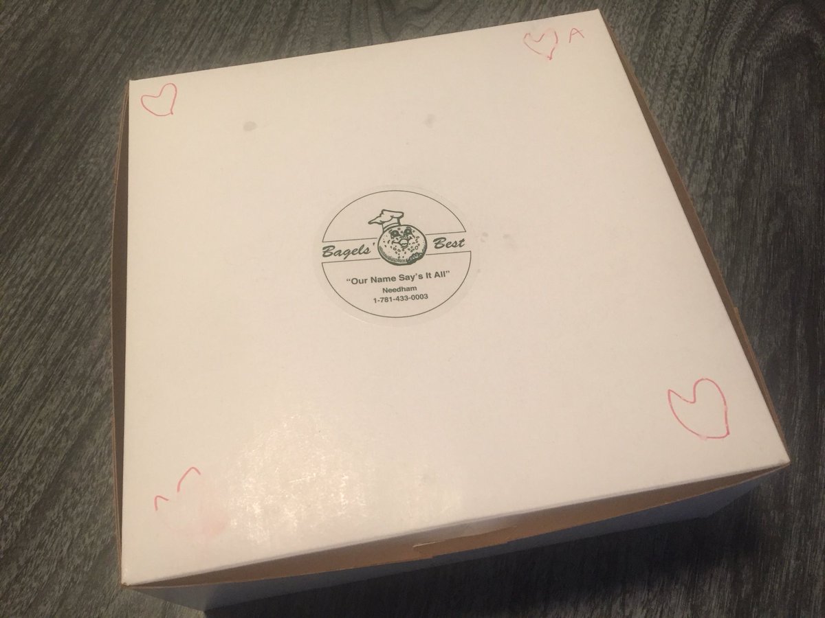 bagelsneedhamma's tweet photo. Pies delivered😁🥧👨‍🍳 Have a Happy Thanksgiving!🦃 #HappyThanksgiving #Pies https://t.co/8d6opBPgcm