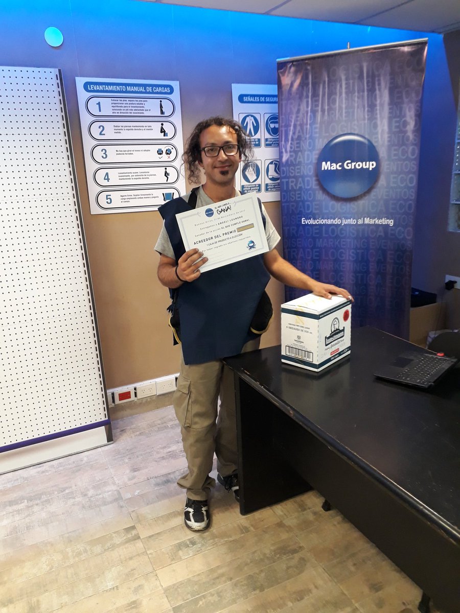 Hoy con los compañeros en la reunión .y entrega de premios por sus esfuerzos FELICITACIONES CROS