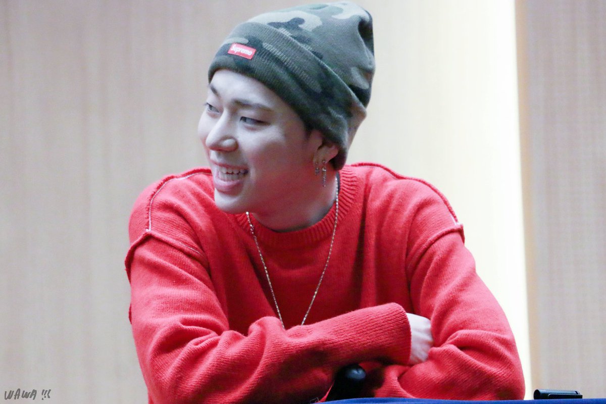 Quinty_0914's tweet photo. 171120 구로팬싸.  귀여워 죽겠어ㅜㅜ   #지코 #zico #우지호 #블락비 https://t.co/sJCGGVSJHg