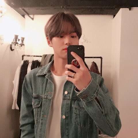 yhsarchive's tweet photo. 171120 ✧ cr. fancafe https://t.co/DfA6Yzz9Ib